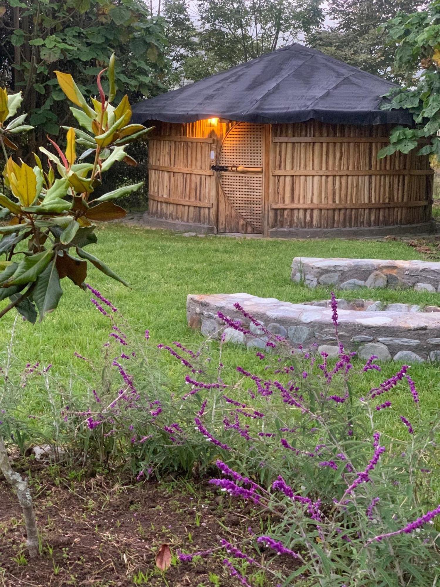 Hostal La Laguna Villamaría Екстериор снимка